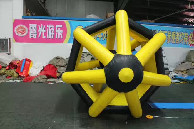 房山充气水上滚筒球